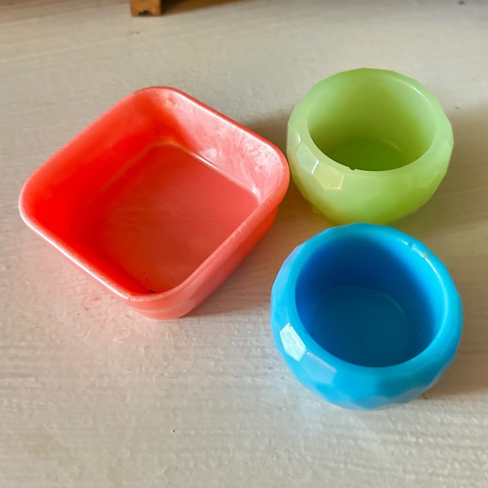 Resin Square and Round trinket/jewelry dish
Set of 3